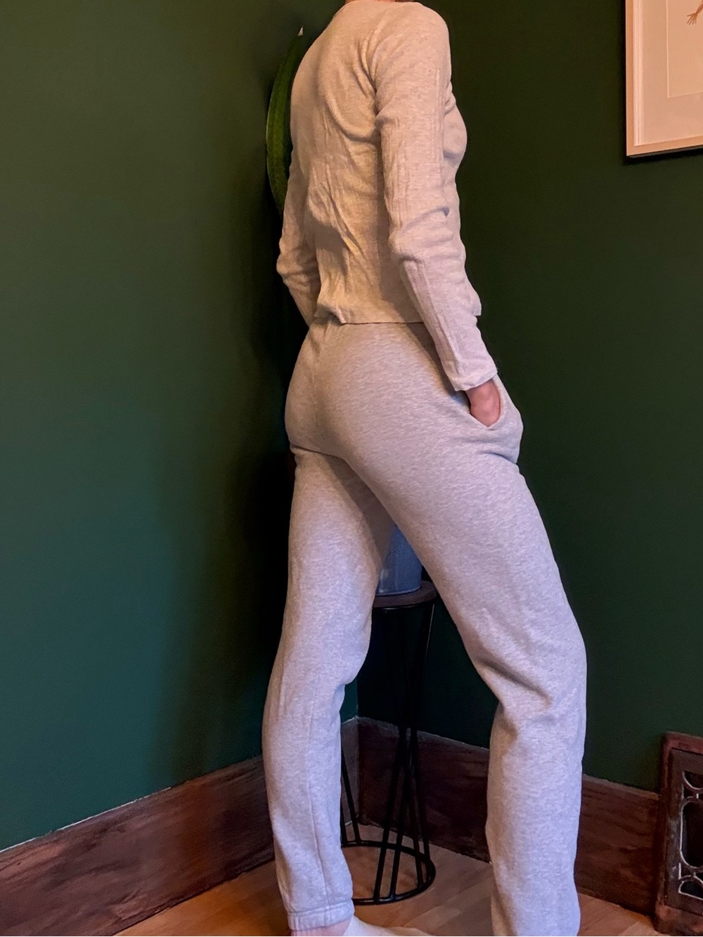 TNA Light Gray Sweatfleece Cozy Fleece Perfect Fit pant - Aritzia